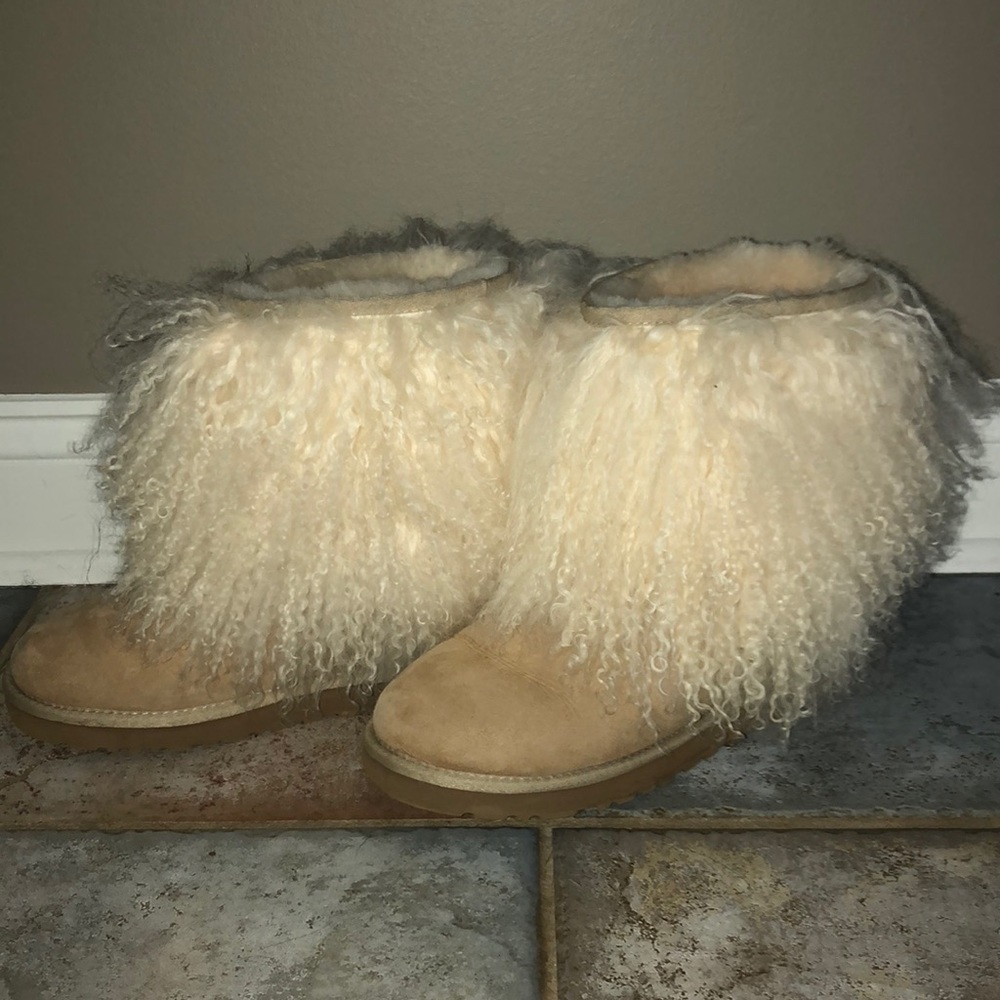 UGG Short Sheepskin Cuff Boots